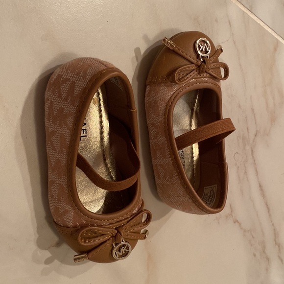 Michael Kors toddler shoes - Picture 4 of 12